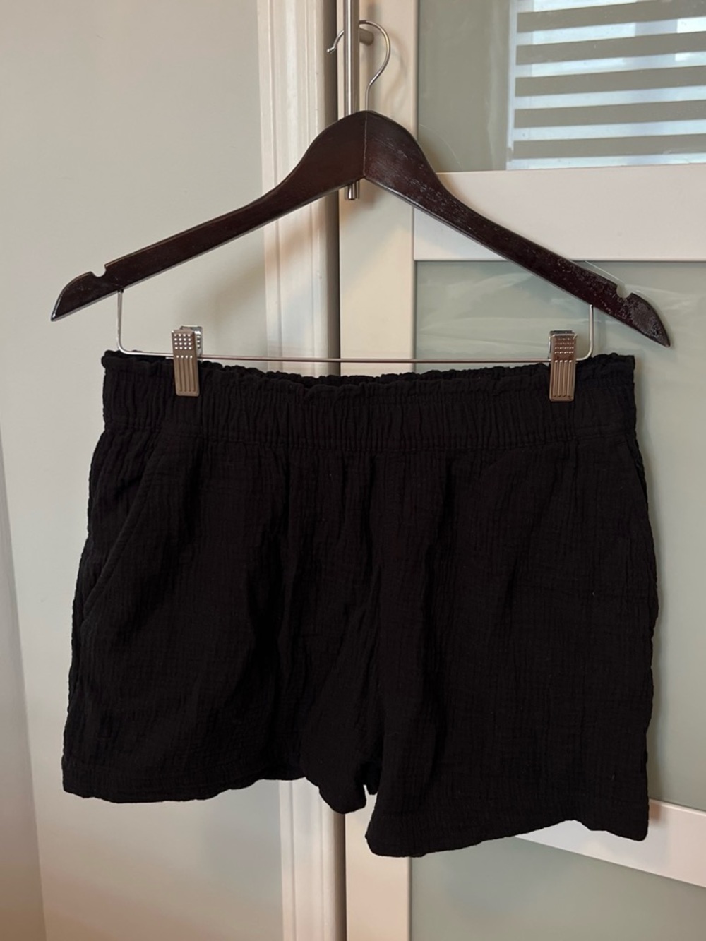 Women's Black Elastic-Waist Casual Linen Shorts